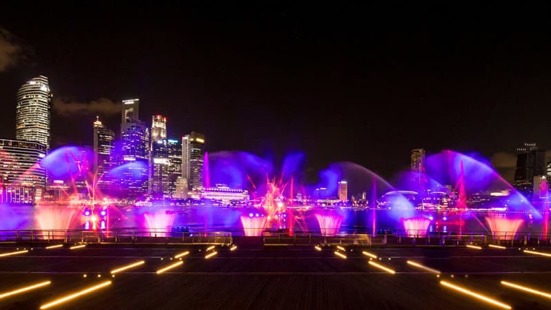 ชมโชว์SPECTRA LIGHT & WATER SHOW