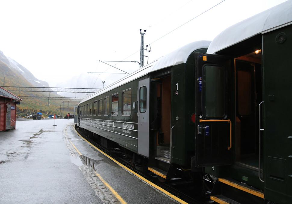 นั่งรถไฟสายโรแมนติกฟลัม-ไมดรัล