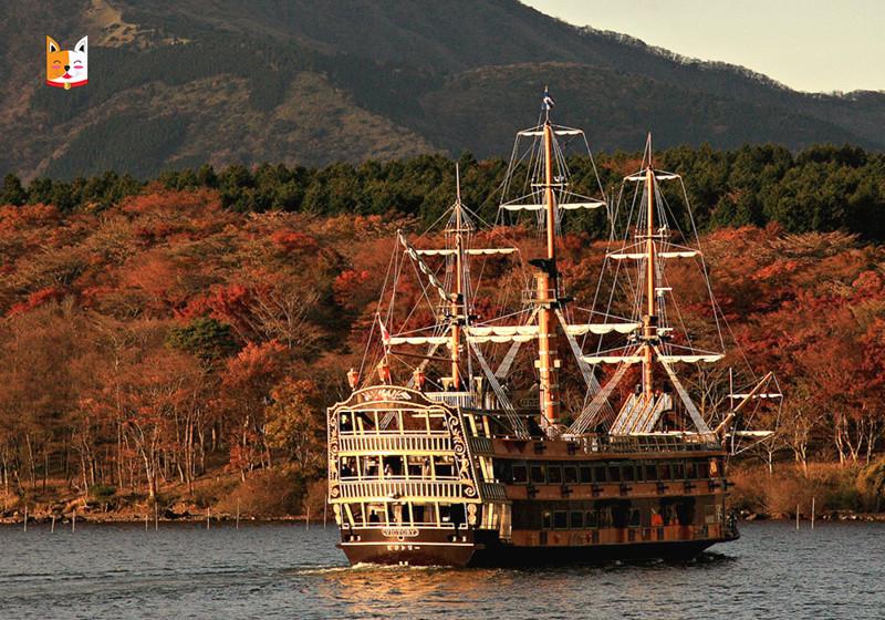 การล่องเรือโจรสลัดที่ทะเลสาบอะชิ (Hakone Sightseeing Cruise)