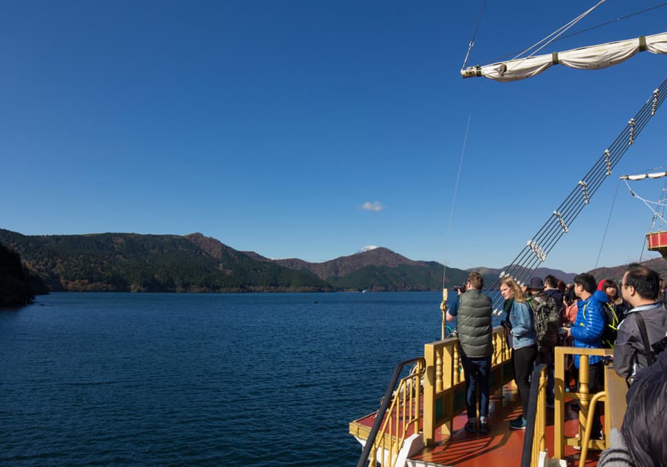 ล่องเรือทะเลสาบอาชิ